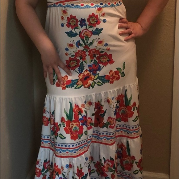 Festive Dress: Perfect for Hispanic Heritage Month - Picture 5 of 6